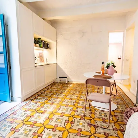 Letcom Apartment